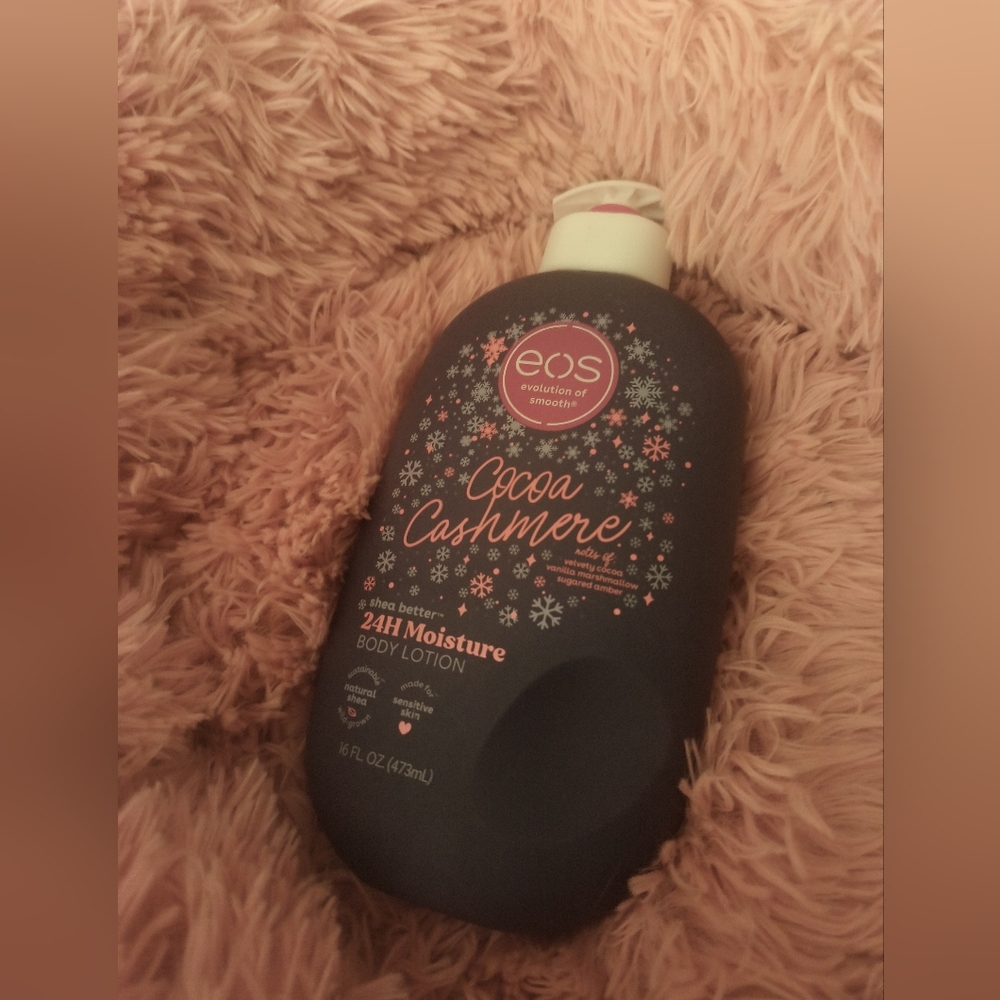 eos Cocoa Cashmere Moisturizing Lotion